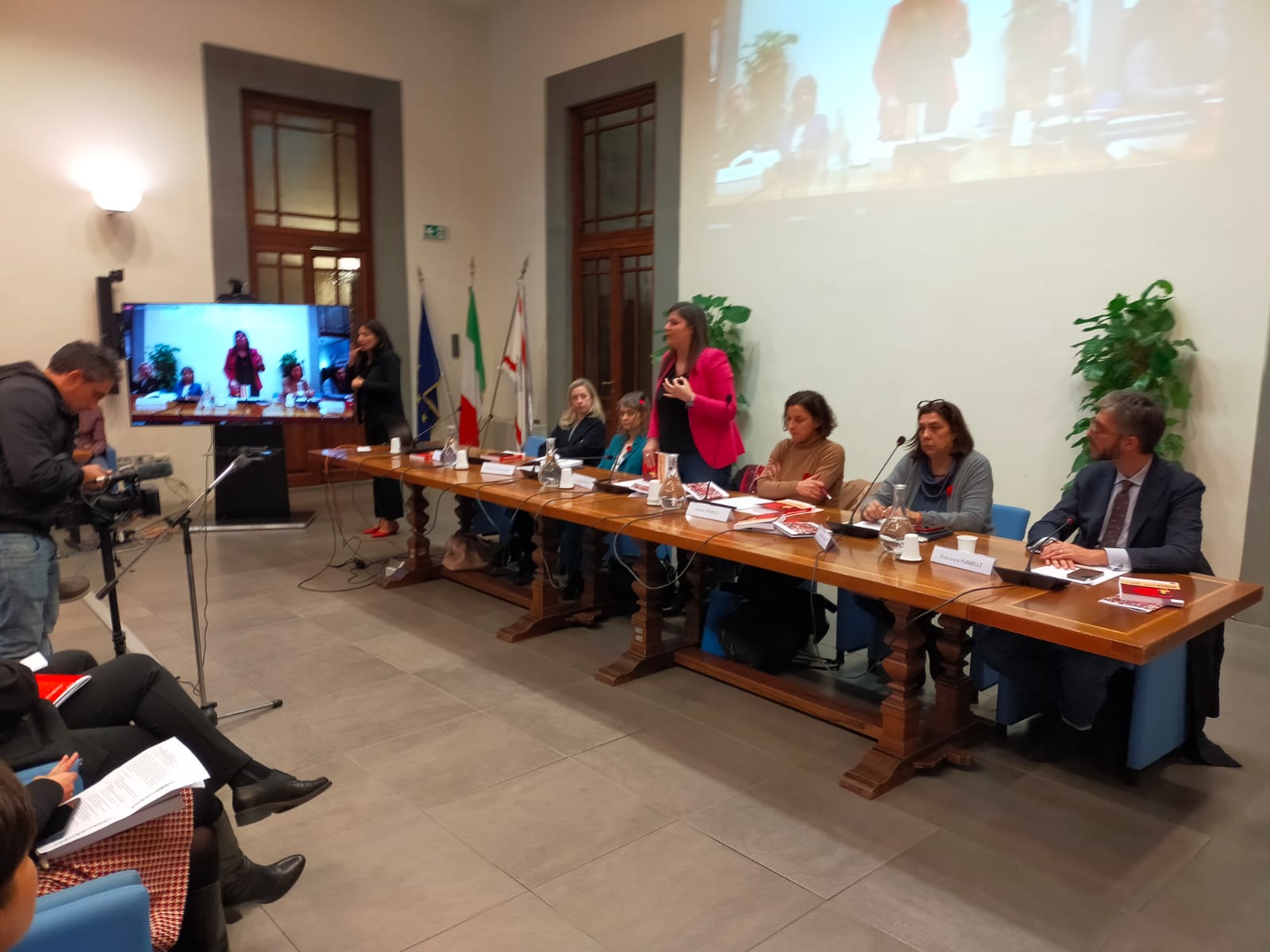 Immagine XIV rapporto sulla violenza di genere in Toscana, le dichiarazioni di Spinelli e Nardini